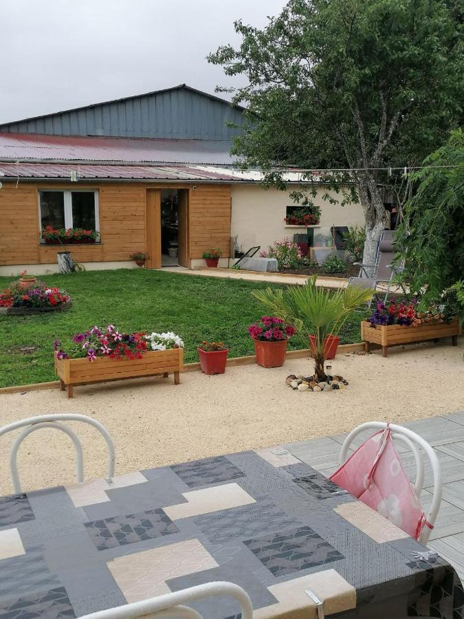 Chambre D'Hotes Apartment Bleigny-le-Carreau Exterior photo